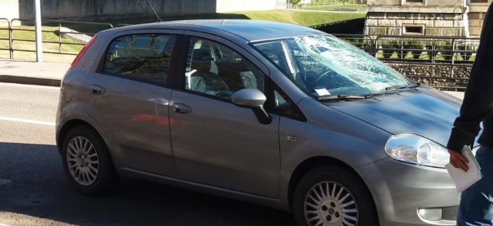 Attraversa sulle strisce, ma viene centrato da un'auto, 79enne in ospedale